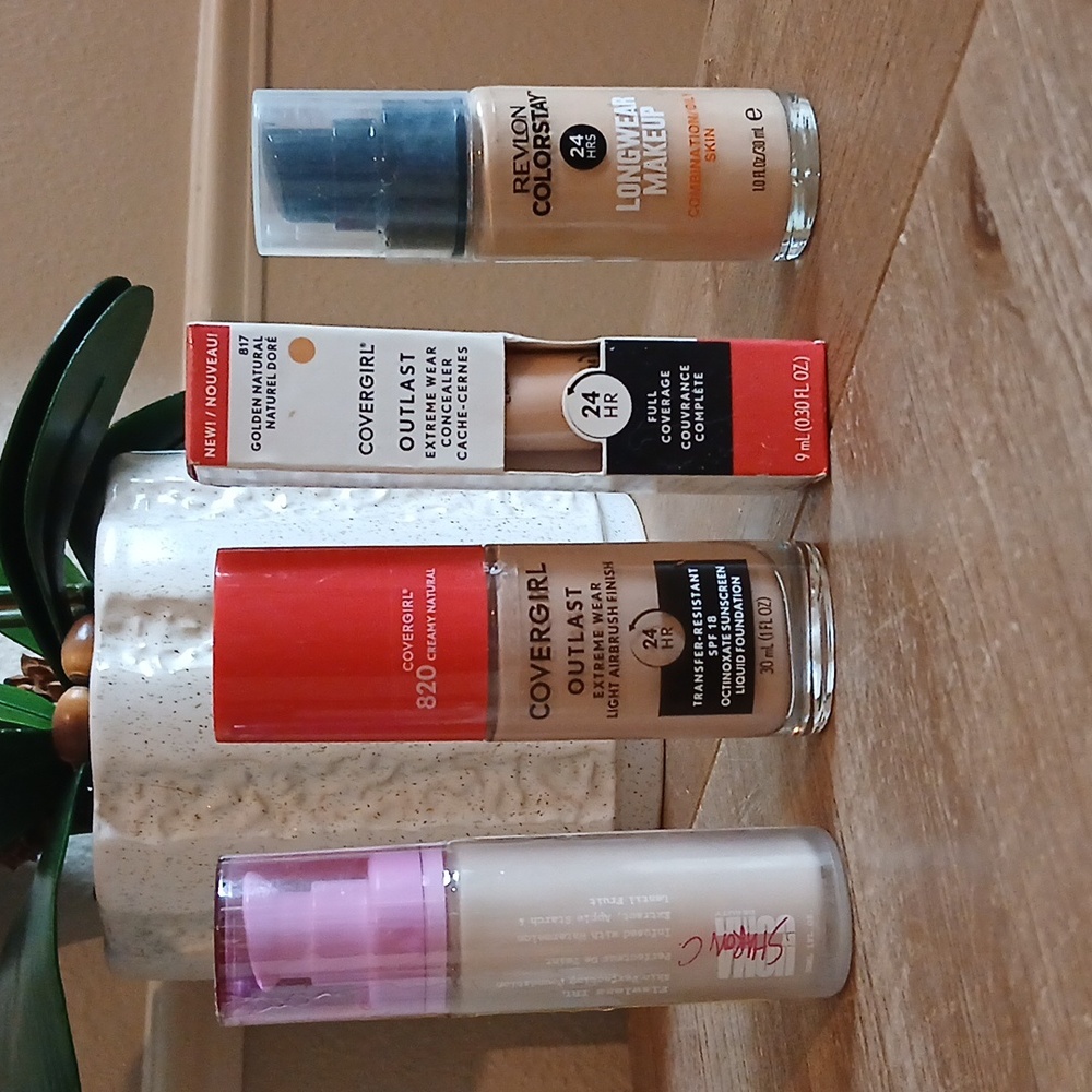 New Foundation Uoma, Covergirl, Revlon, and Concealer Women's Makeup 4pc - Picture 4 of 17